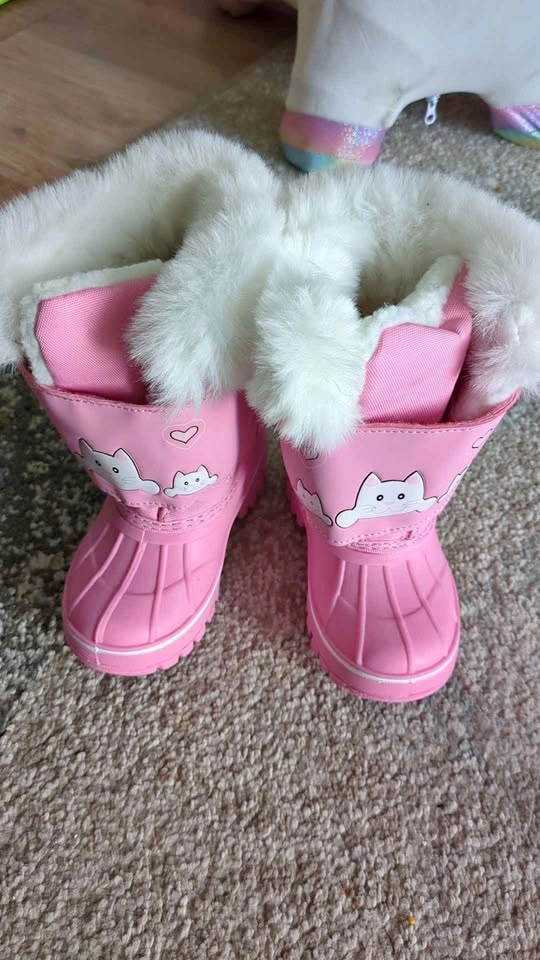 Hot Paws pink cat winter boots new with tags