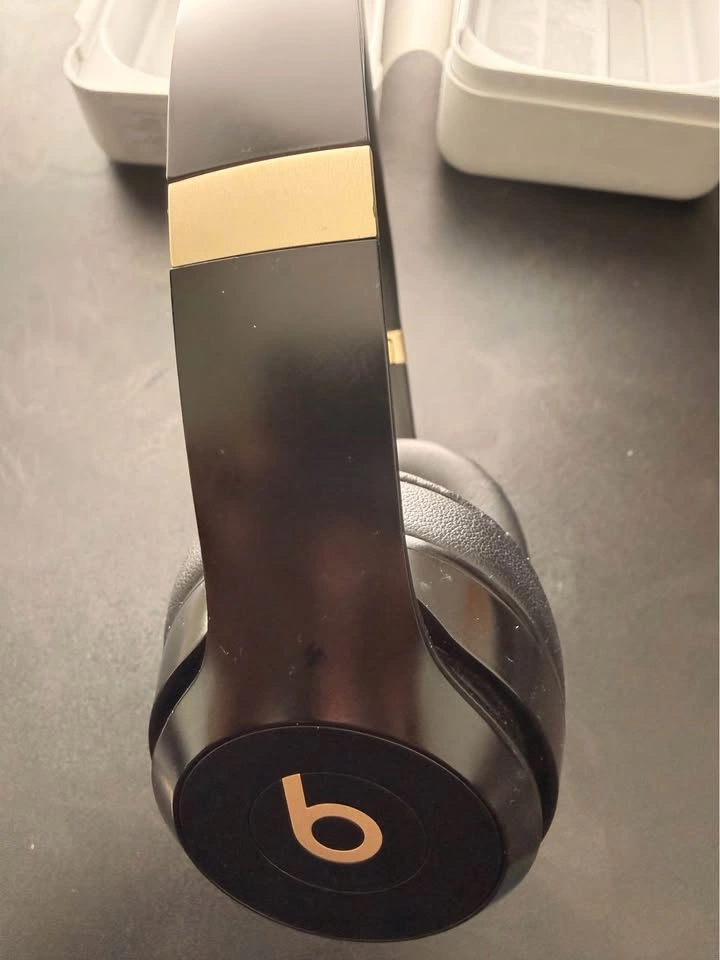 Beats Solo 4 Headphones - photo 2