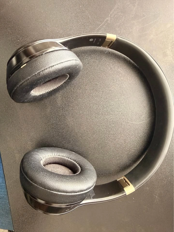 Beats Solo 4 Headphones - photo 3