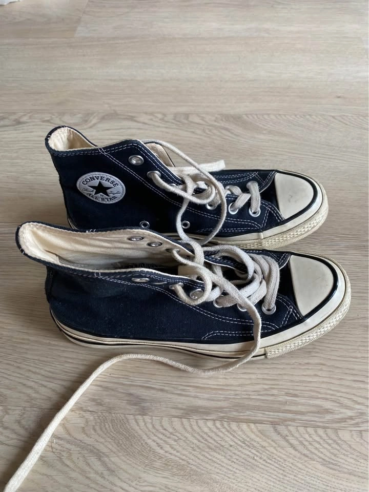 Converse All Star Shoes Women's Size 6 - photo 2