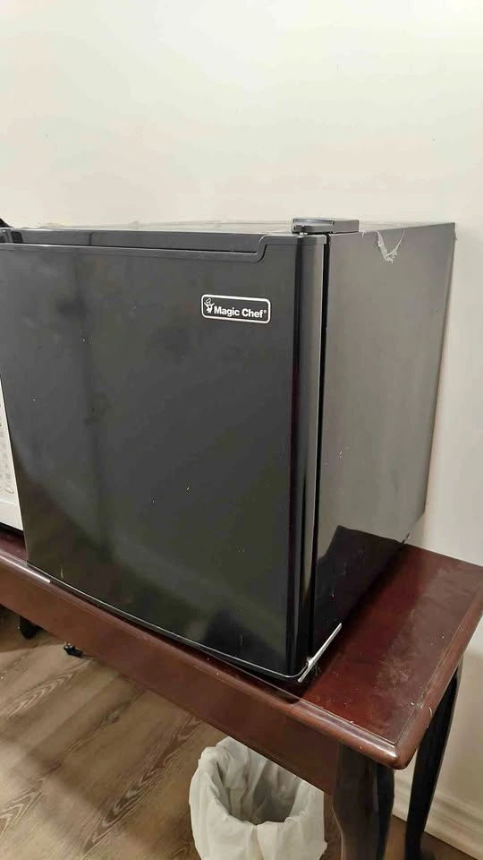 Magic Chef Mini Fridge