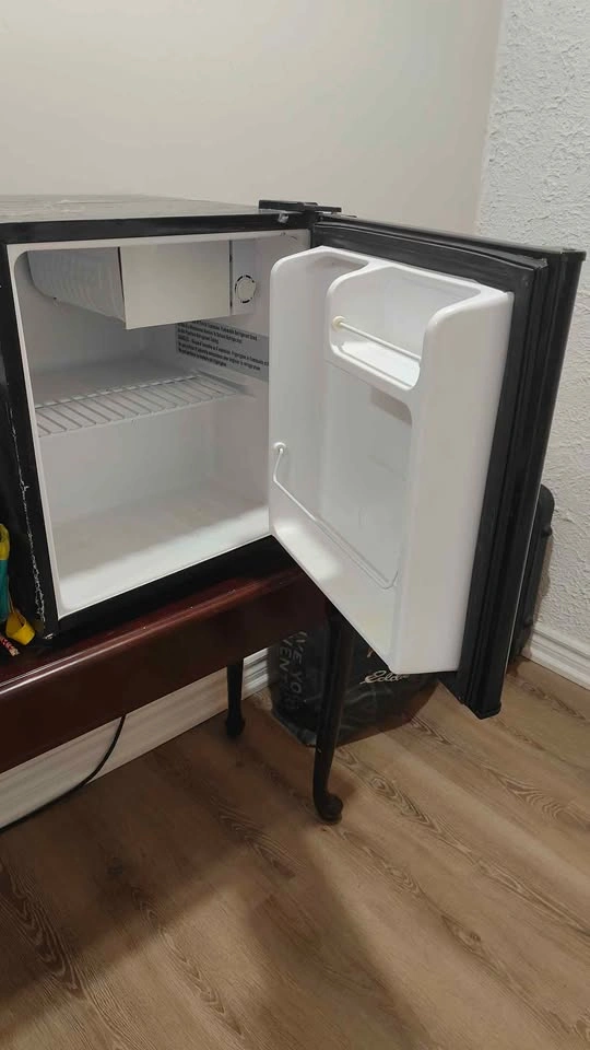 Magic Chef Mini Fridge - photo 2