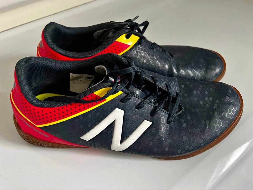 New Balance Indoor Soccer Shoes Size 6.5 – Futsal / Turf