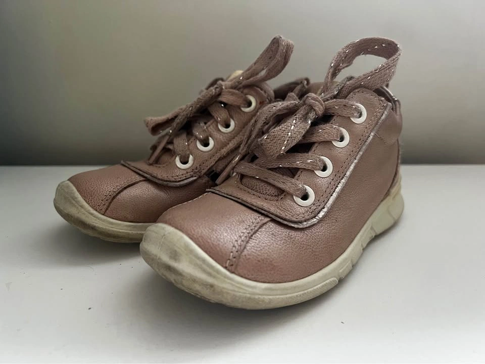 ECCO Girls Leather Shoes – Size 9, Soft & Comfortable - photo 2
