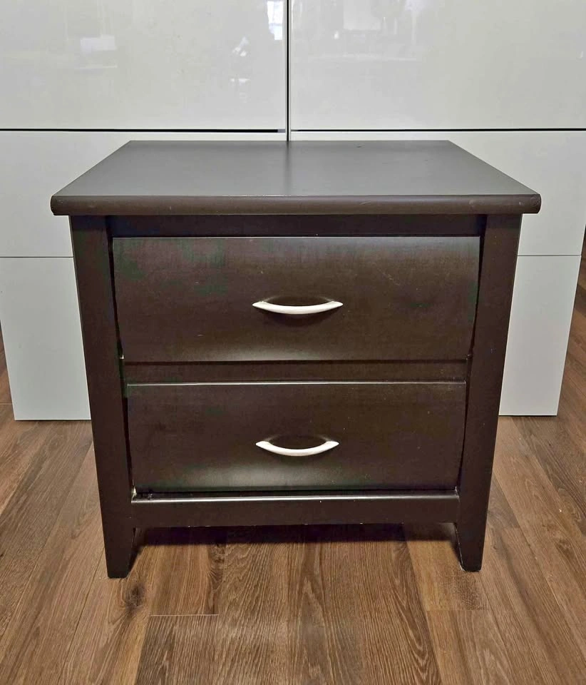 Solid wood 2-Drawer Nightstand