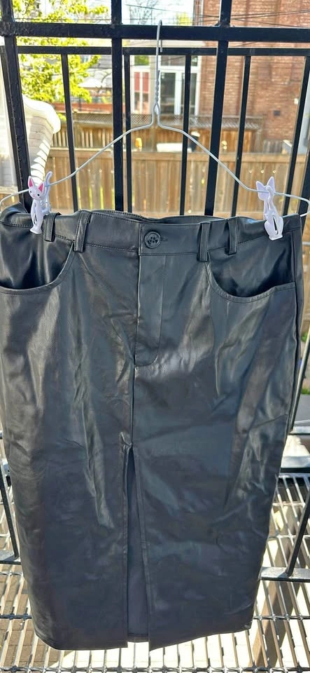 Shein Faux Leather Black Skirt Size Large