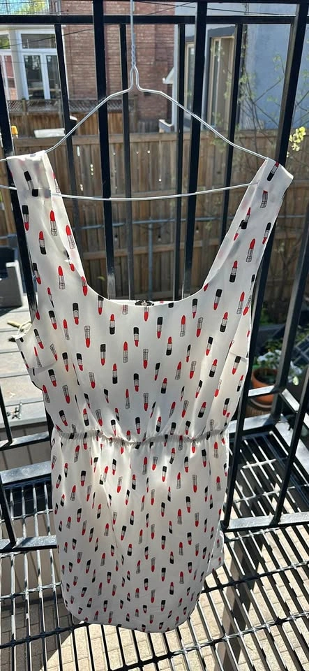 2012 Lipstick Dress Forever 21 Size Large