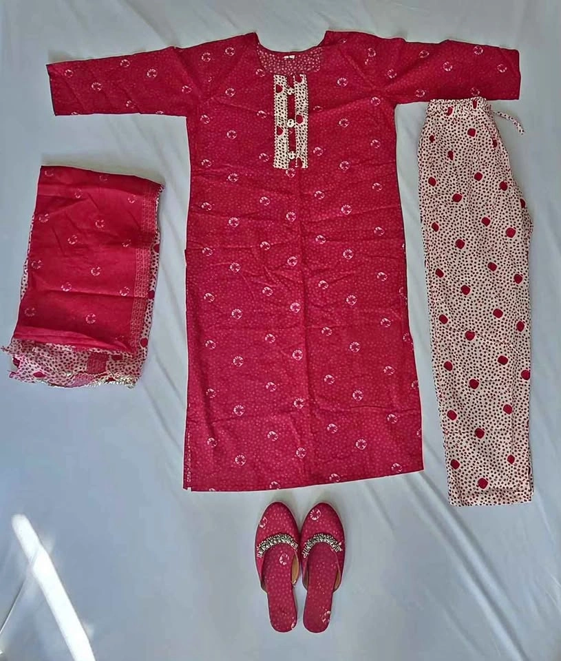 Pink Bandhani Print Kurta Set with Dupatta and Shoes