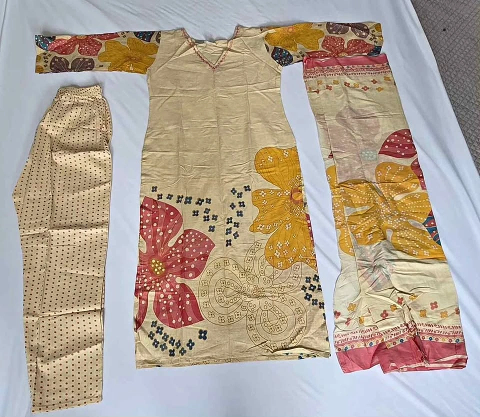3 Piece Floral Kurta Set Size M
