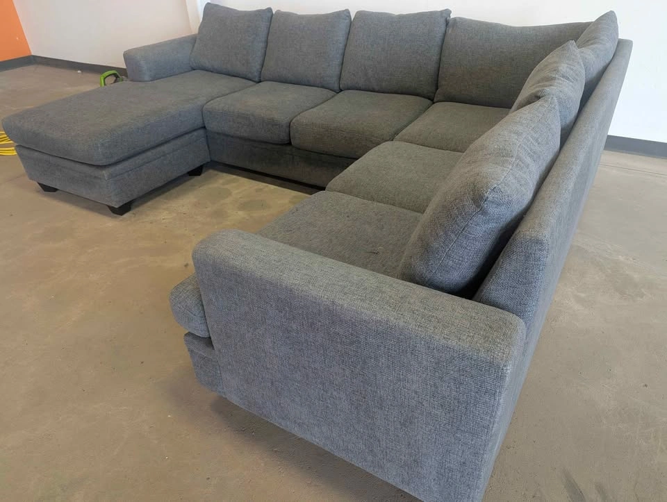 Large reversible sectional. Delivery available - photo 2