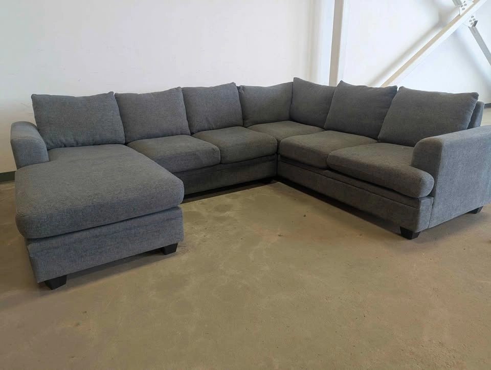 Large reversible sectional. Delivery available - photo 3