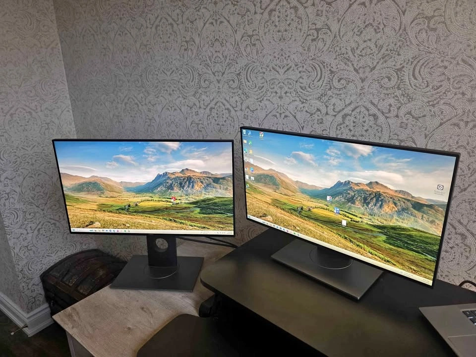 Dell UltraSharp 24 InfinityEdge Monitors