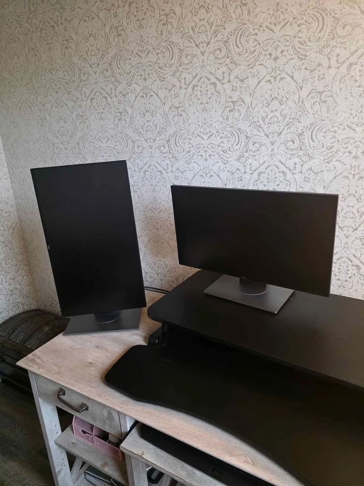 Dell UltraSharp 24 InfinityEdge Monitors - photo 3
