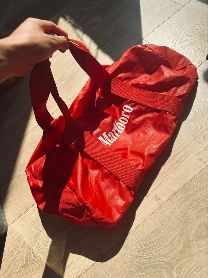 Vintage 90s Marlboro Red Duffel Bag (Medium) - Retro Travel/Gym - photo 2