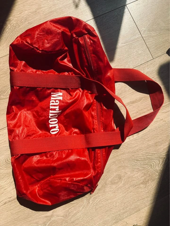 Vintage 90s Marlboro Red Duffel Bag (Medium) - Retro Travel/Gym - photo 3