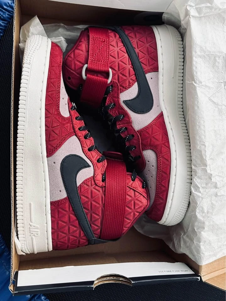 Brand new Nike shoes