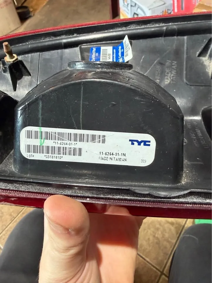 Driver Side Taillight for 08-16 Ford F250 & F350 - photo 5