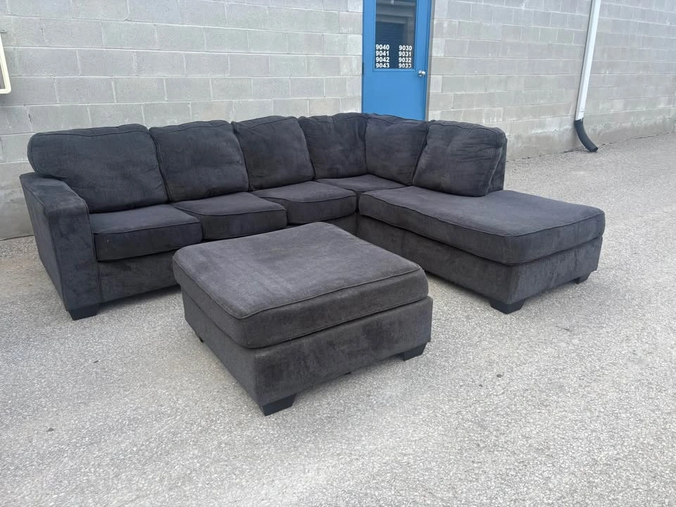 Ashley Grey Large Sectional Sofa with Ottoman - Free Delivery - photo 2