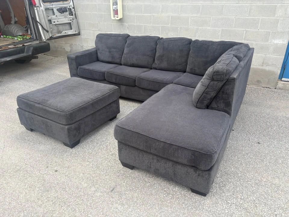 Ashley Grey Large Sectional Sofa with Ottoman - Free Delivery - photo 3