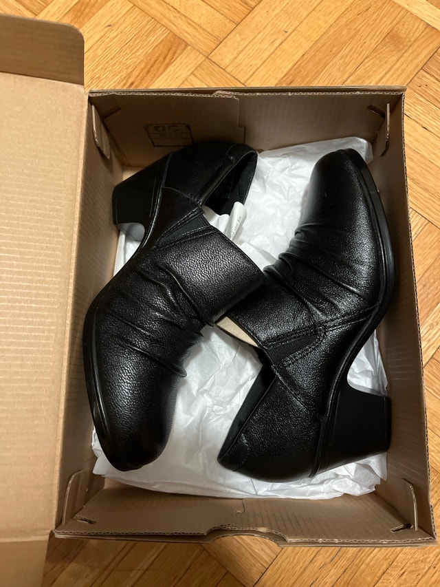 Size 5.5 - Clarks Emily2 Cove Leather Shoes