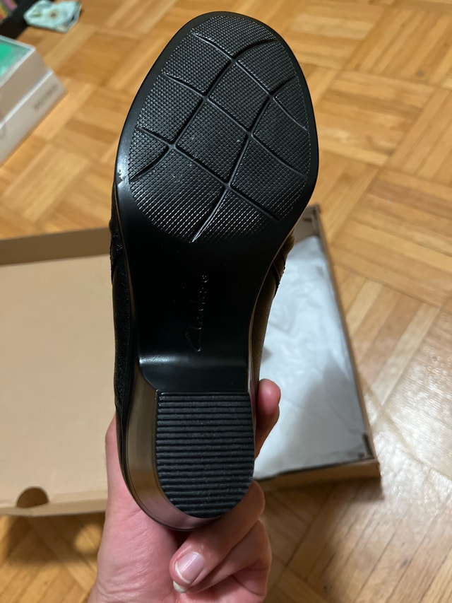 Size 5.5 - Clarks Emily2 Cove Leather Shoes - photo 2