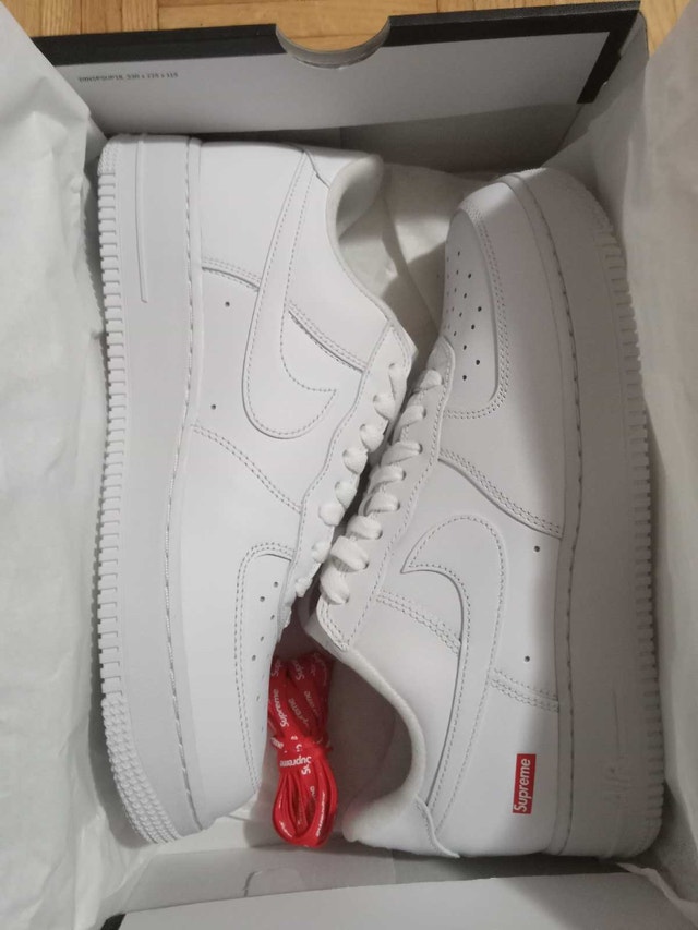 Size 9.5 - Nike Supreme Air Force 1