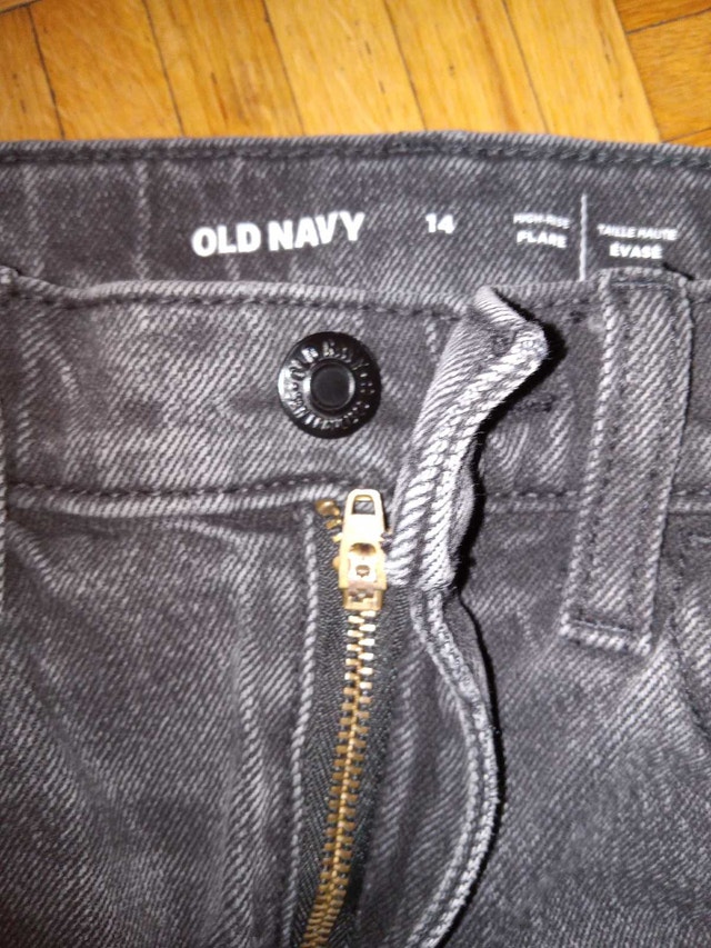 Size 14 - Women's Old Navy High Rise Flare Jeans - photo 3
