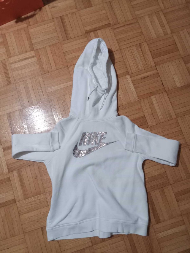 Women's Nike Sweater - Size Medium