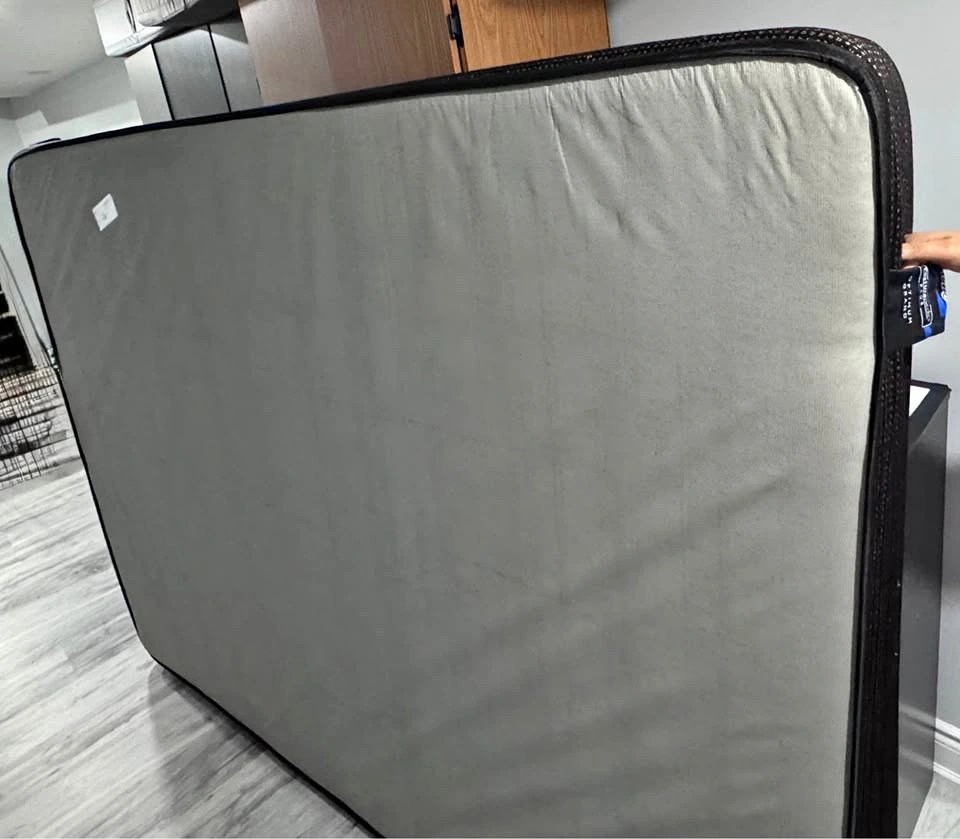 Sealy Posturepedic Queen Mattress