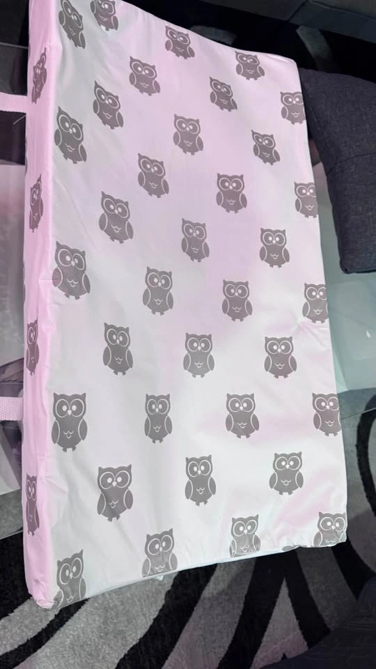Diaper changing pad - photo 2