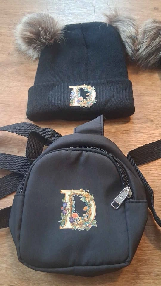 Kids winter hats and bags. - photo 2
