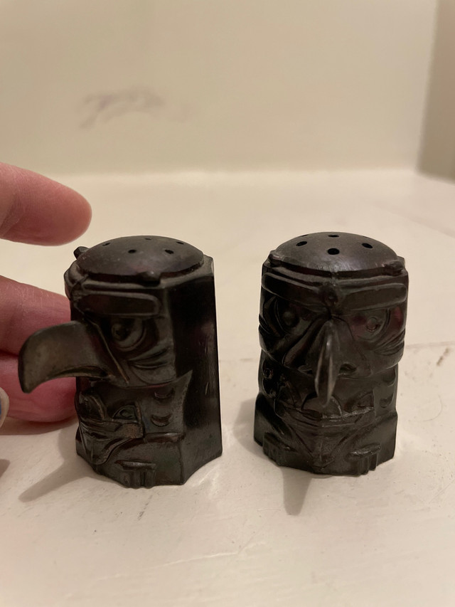 Vintage ethnic owl salt and pepper shakers - photo 2