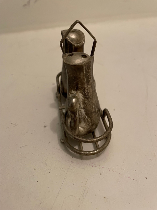 Brass swan salt and pepper set - photo 2