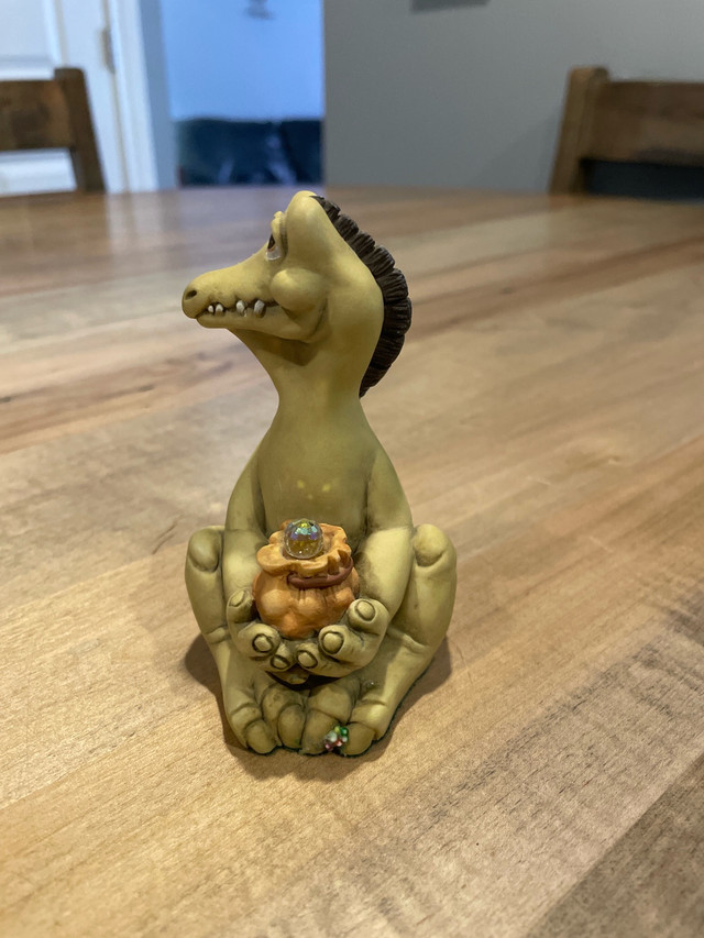 Krystonia Stoope Figurine - photo 2