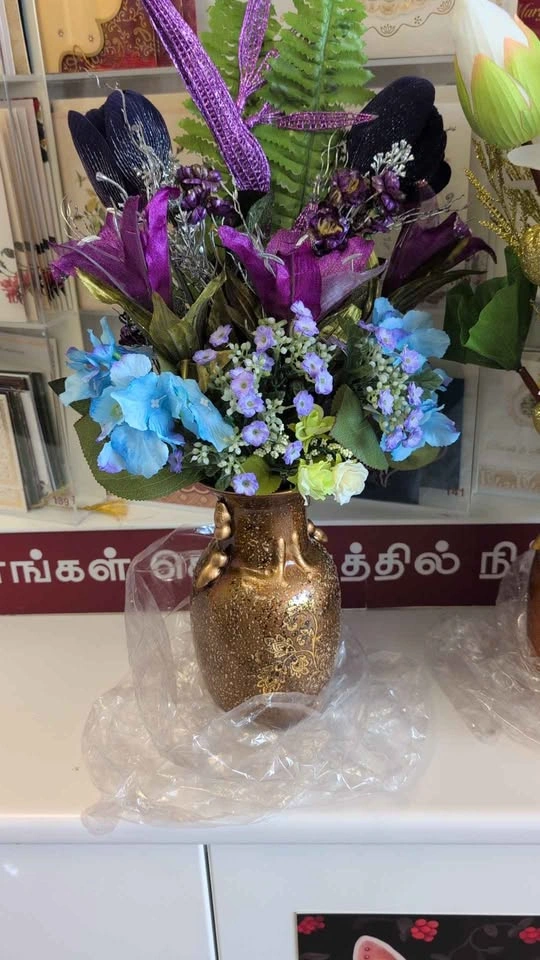 Decorative Ceramic Vases with Artificial Flowers - photo 2