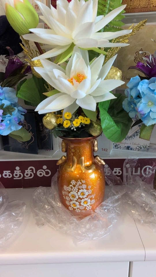 Decorative Ceramic Vases with Artificial Flowers - photo 3