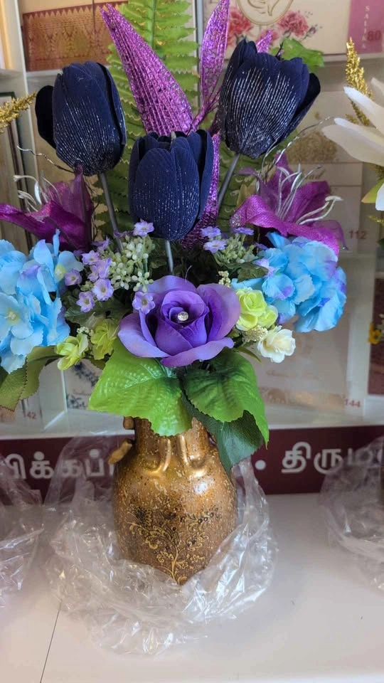 Decorative Ceramic Vases with Artificial Flowers - photo 4