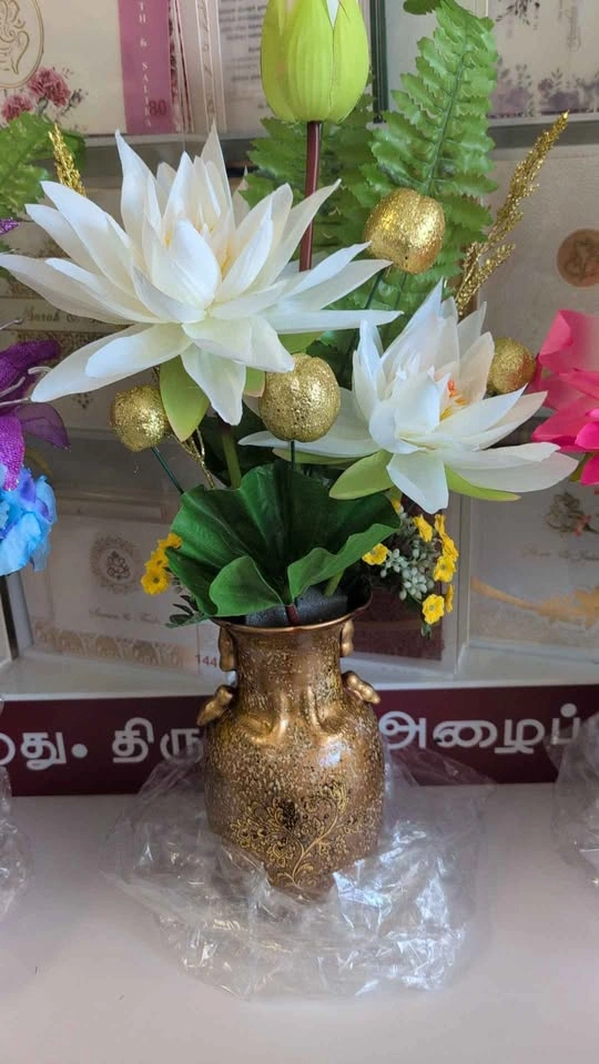 Decorative Ceramic Vases with Artificial Flowers - photo 5