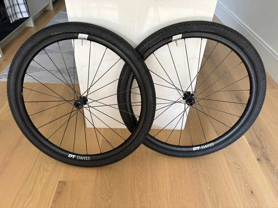 DT Swiss G1800 Microspline Wheels & Vittoria Terreno 700x50c Tir - photo 2