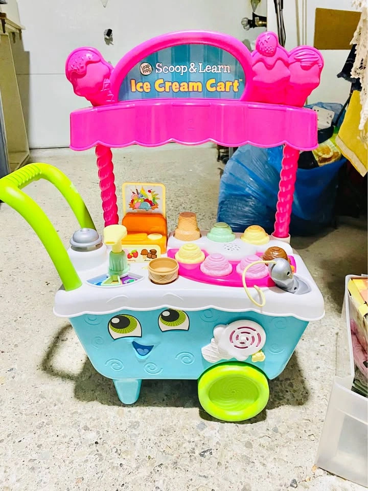 LeapFrog Scoop & Learn Ice Cream Cart (English)