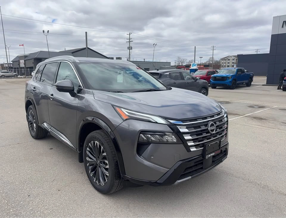 2026 Nissan Rogue Platinum - photo 2