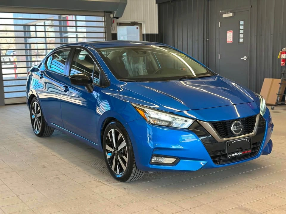 2022 Nissan Versa SR - photo 2