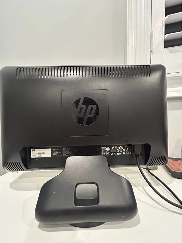 HP 2010i Monitor with Gold Plated VGA to HDMI Connector - photo 2
