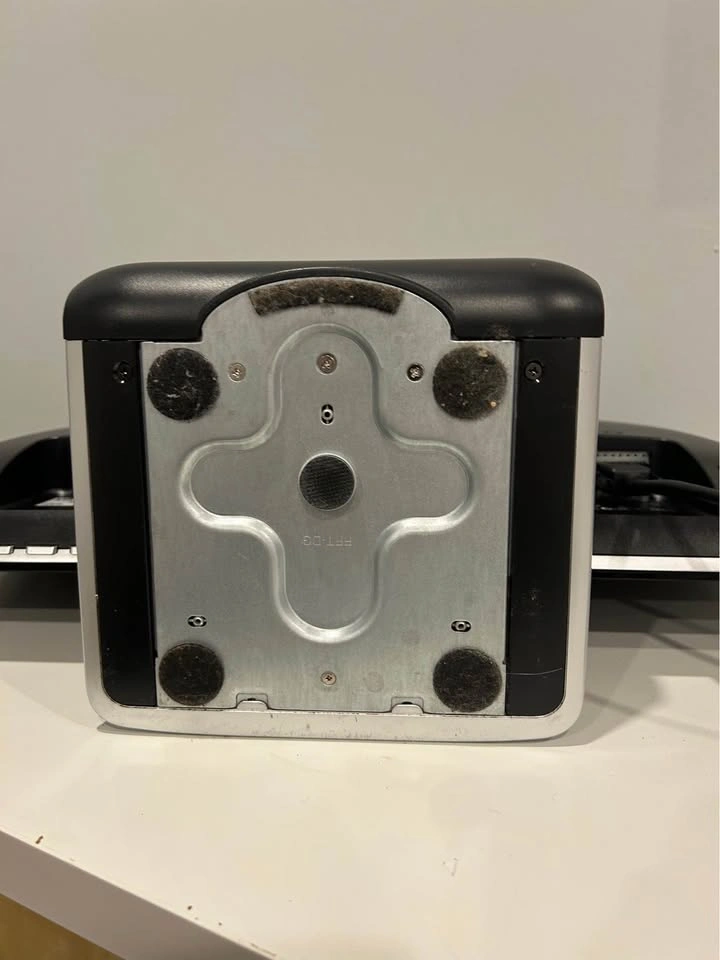 HP 2010i Monitor with Gold Plated VGA to HDMI Connector - photo 5