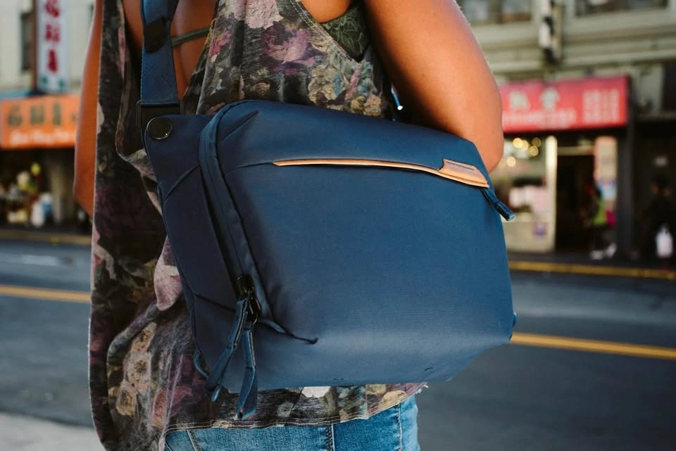 Peak Design Everyday Sling 6L (Midnight / Navy) — Like New - photo 5