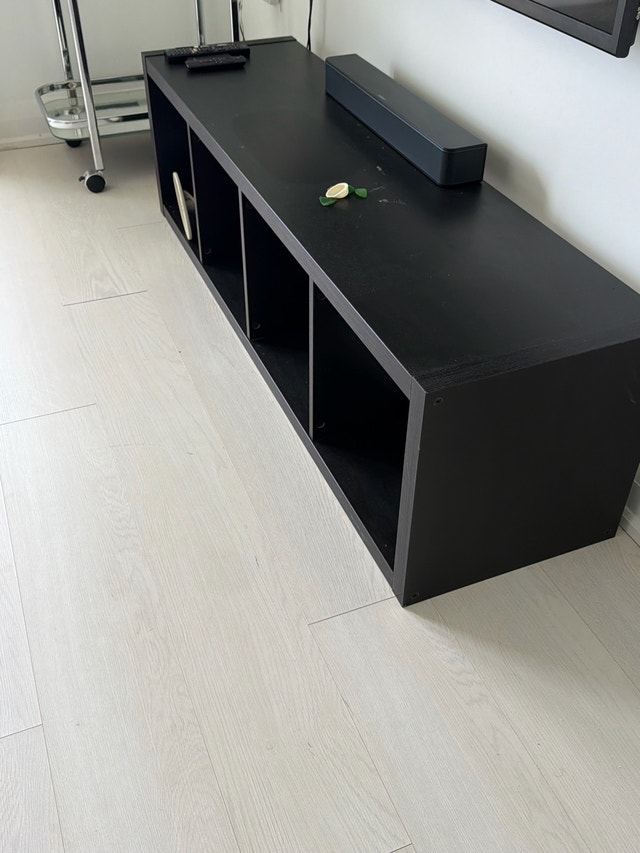 TV UNIT THING - photo 2