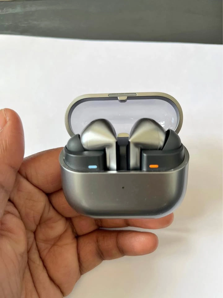 Samsung Buds 3 Pro Excellent Condition