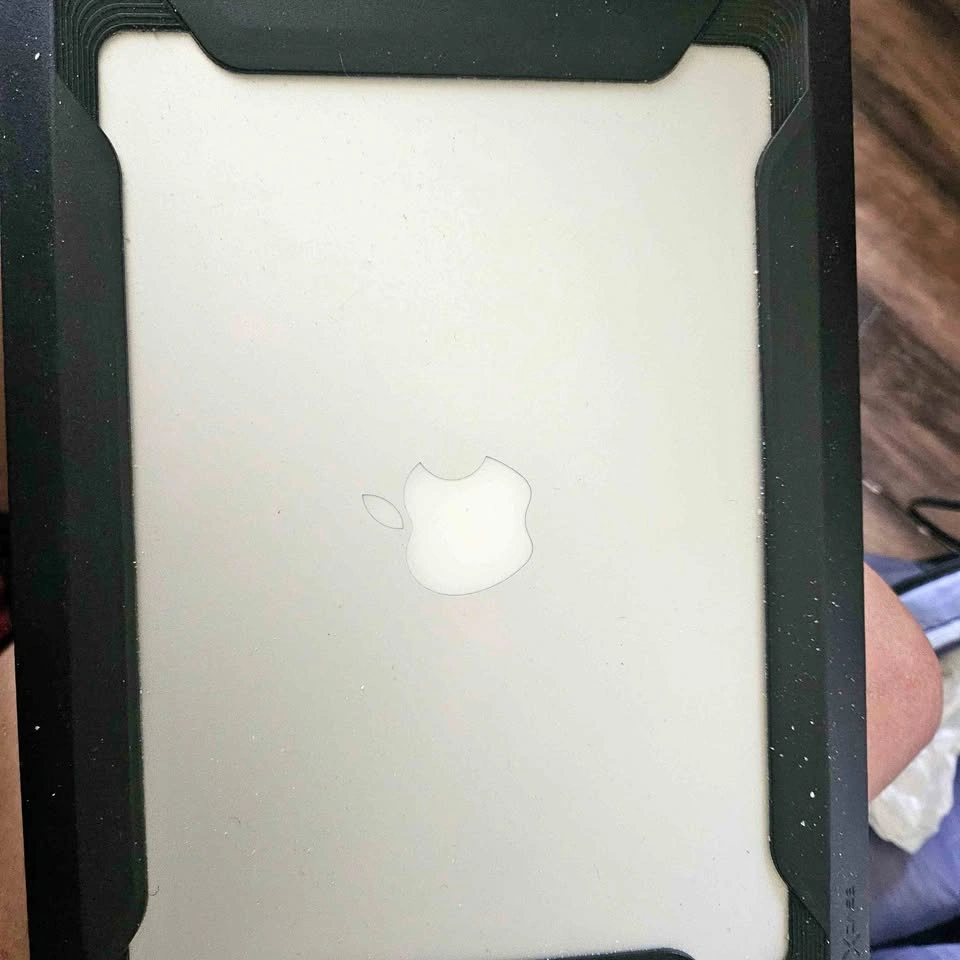 Apple MacBook Air 13-inch 2017 i5 8GB RAM