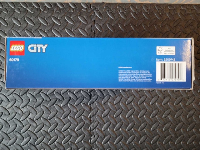 LEGO CITY 60179: Ambulance Helicopter, New and Factory Sealed. - photo 5