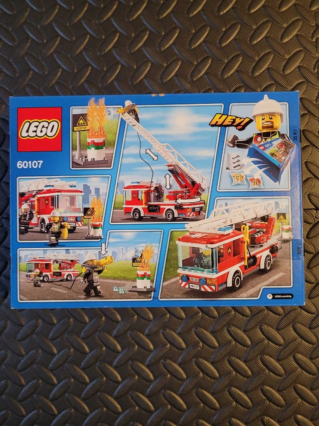 LEGO CITY 60107: Fire Ladder Truck, New and Factory Sealed - photo 2